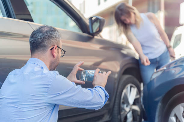 Professional Commercial Auto Insurance technician working in Libertyville, IL